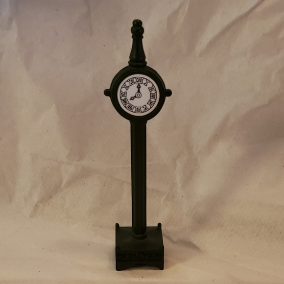 DEPARTMENT 56 - Heritage Village Town Clock - Enameled Metal - Retired - EUC - Picture 3 of 9